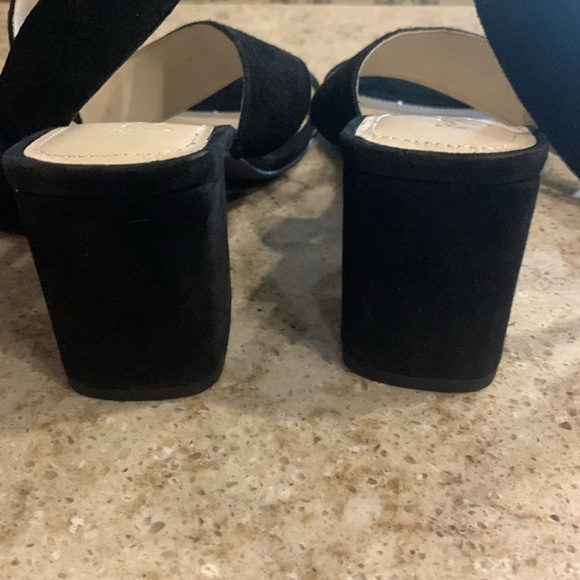 NWOT Signature by Journee Collection Hether Black Suedes Sandal Size 9 - Picture 10 of 11